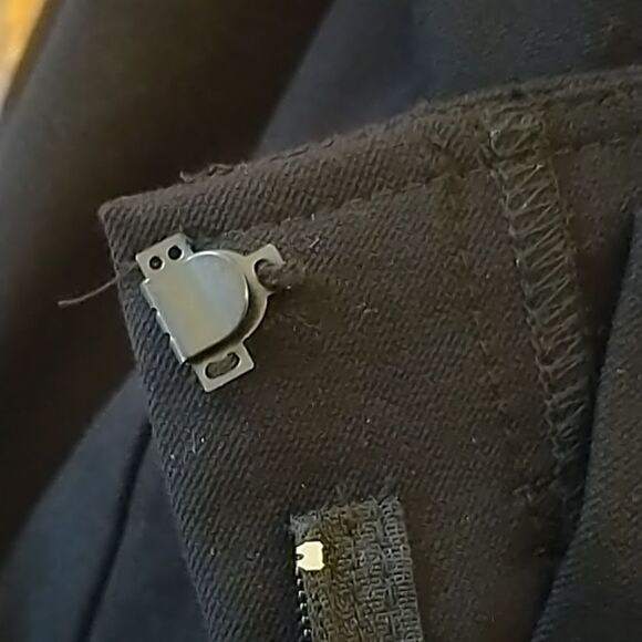 TrinaāTurkāEchoĀ Parkāblackāankleāpantsāsizeā2 - Picture 9 of 9